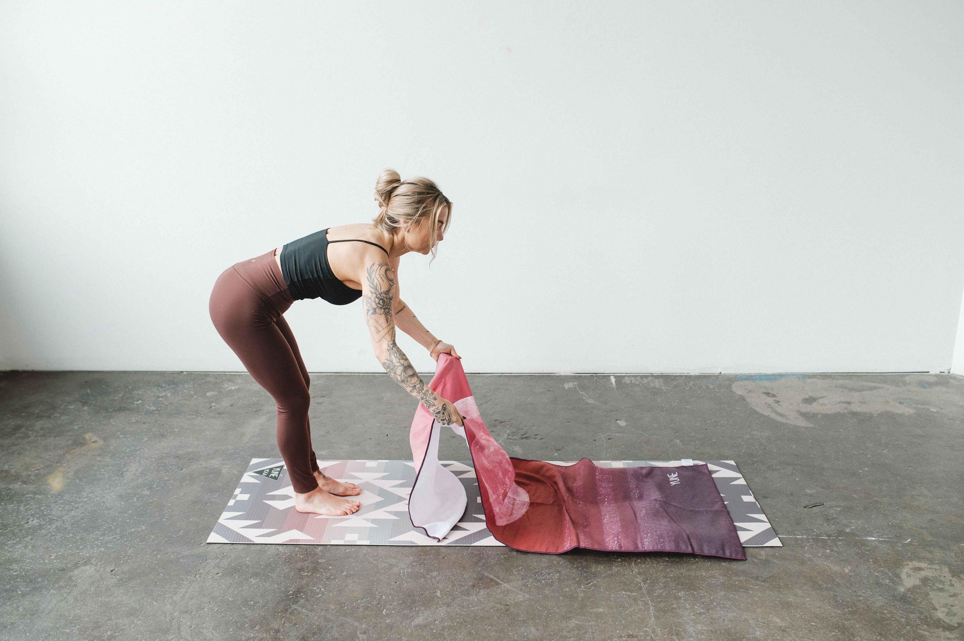 The Caliban Yoga Towel – Quick-Dry, Non-Slip, Eco-Conscious Design-2